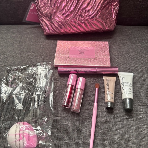 Makeup bundle - Picture 3 of 3